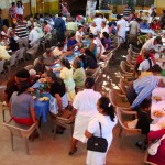Festa de Natal organizada para os idosos de baixos recursos em Zacatecoluca.
